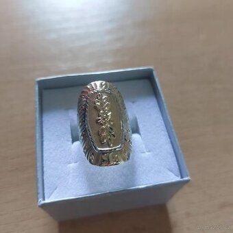 Prodám zlatý dámský prstýnek 585/1000 Váha 2,95g