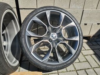 X-treme + pneu 225/35 R19 Goodyear