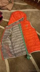 Vesta s kapucou 128