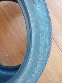 Prodám celoroční pneu 265/40R21 - 1