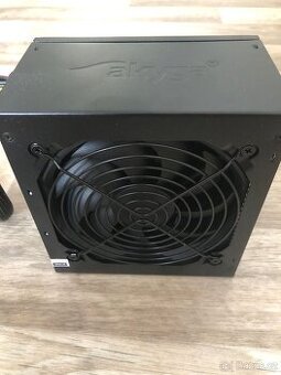 Zdroj Akyga 700W - v záruce