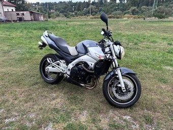 Suzuki GSR 600