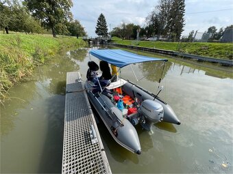 Prodám nafukovací motorový člun 3,6 metru motor Honda 20koní