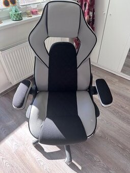 Kancelářská židle