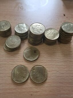 32 mincí rok 1990 as 1993 .