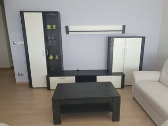 Obývací stěna + stůl a komoda