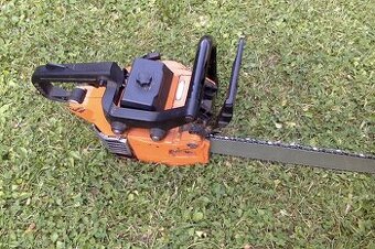 motorova pila-dilna , garaž