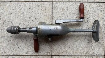 Ruční vrtačka "hruďová" ČSSR