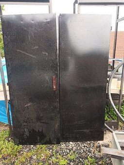 Dvoudílné plechové dveře