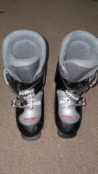 Prodám lyžařské boty 240/245