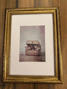 Rámečky zlaté barvy s ornamenty na foto nebo obrázky