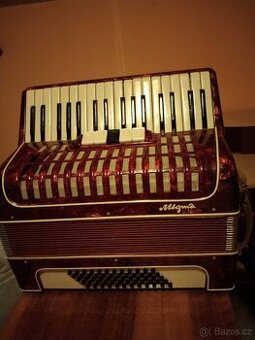 Prodám tahací akordeon