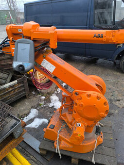 robot ABB, typ IRB 2400