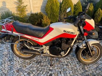 Suzuki GSX 550 E - typ GN 71 D - rok 1985 - 37 KW