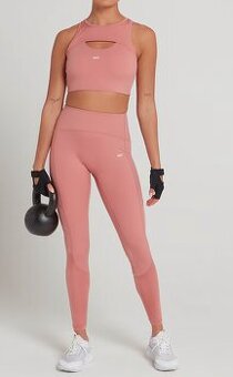 Světle pastelově růžová sada na cvičení sportovní legíny pod