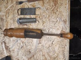 Starožitná zátkovačka-špuntovačka