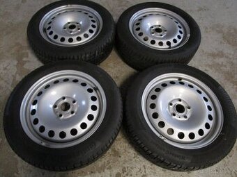 Sada originál VW plecháčů 215/55/17xl, 5x112