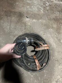 Číslo 4.Elektrická prodluzka kabel 220 V vojenská délka 25 m