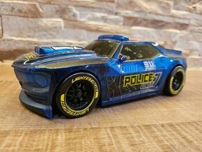 Policejní auto na baterii - 1
