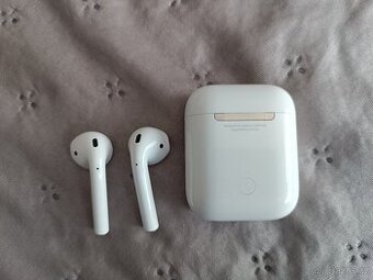 Apple AirPods 2 – funkčné, s originálnym obalom