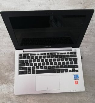 Notebook Asus X201E + taška