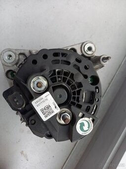 Použitý funkční alternátor 120A(ulomený plast konektoru DFM)