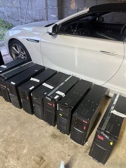 Supermicro Server tower 9 kusů