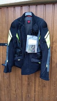 Bunda na motorku značky Dainese