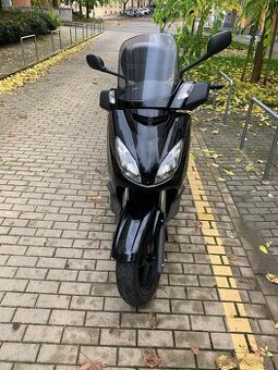 Yamaha XMAX 250