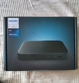 V ZÁRUCE, NOVÝ - 8K HDMI sync box Philips Hue Play