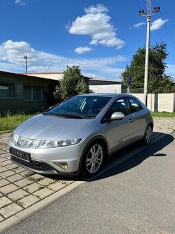Prodám Hondu Civic 1.8 i-vtec po facelift