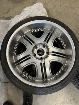 Alu kola 22”X 9J Cruz