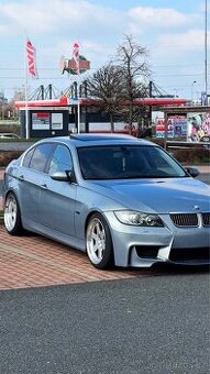 BMW E90 330i 190kW