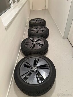 Enyaq/Elroq originál Regulus, zimní sada 235/55 a 255/50 R19