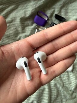 Apple AirPods (2021) s MagSafe pouzdrem – ZÁRUKA do 05/2026 - 1