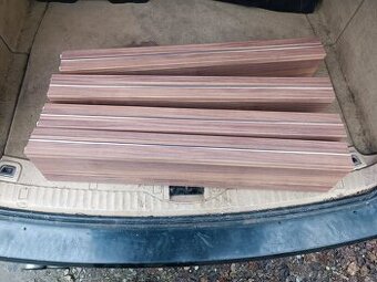 Velký skleneny jídelní stůl antracit