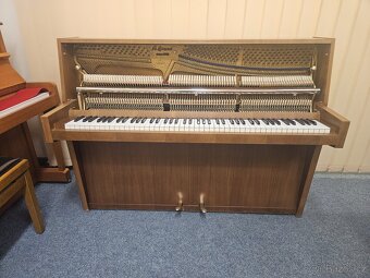 Pianino Grand s dooravou . 11.500 Ķč