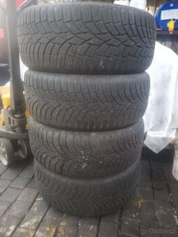 zimni toyo 215/55/R16