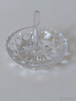 Stojan na prstýnky broušený