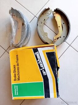 Peugeot 205 brzdové čelisti.