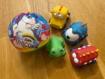 Míček, autíčka pro nejmenší a žabička