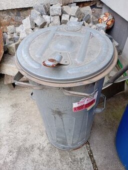 Plechová popenice, nádoba na odpad. Dobrý a funkční stav