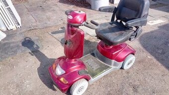 Elektrický invalidní vozík.