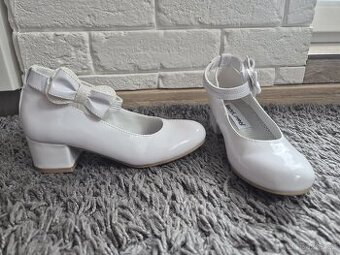 Dívčí slavnostní boty vel 31. Osobní předání