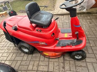 Zahradní traktor Toro H132