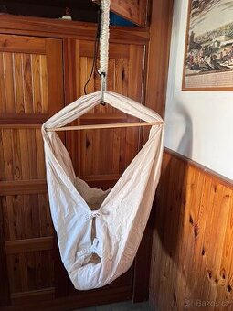 Textilní houpačka pro děti