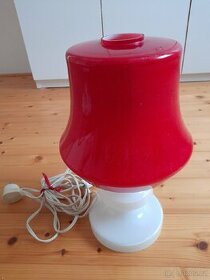 Retro červená lampa