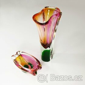 Hutní sklo, barevná skleněná váza a popelník - 1