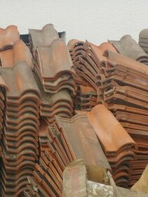 Keramické střešní tašky Portugalka na garážové stání pergolu