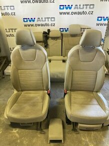 Sada sedaček Škoda Octavia III liftback světlá kůže/alcantar